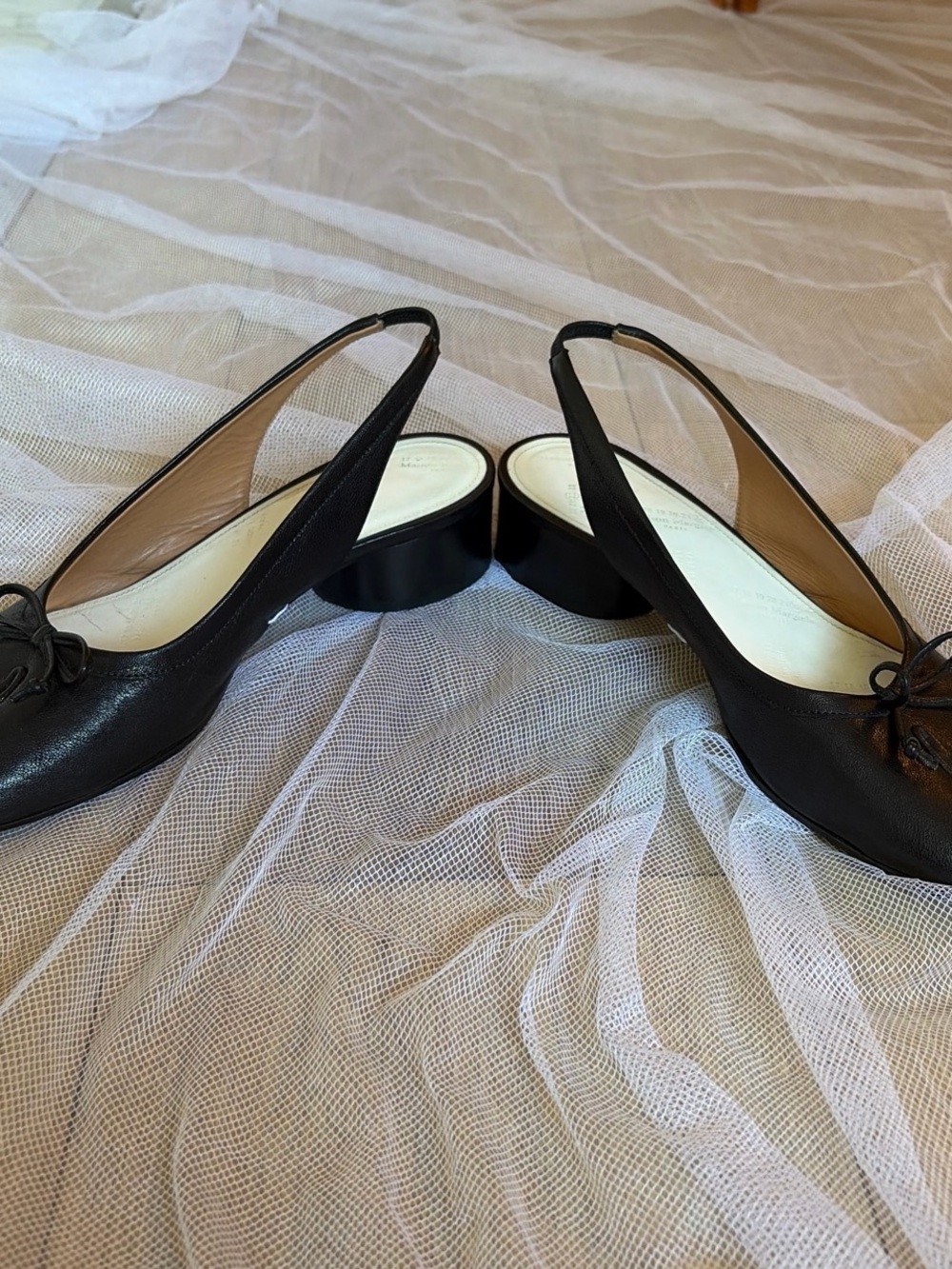 Black Leather Slingback Ballet Pumps with Bow - Picture 6 of 7